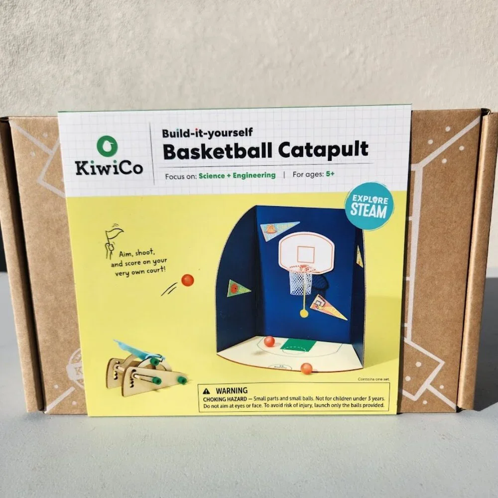 NEW KiwiCo. Kiwi Co. Basketball Catapult Arcade Toy Game Machine Physics Science